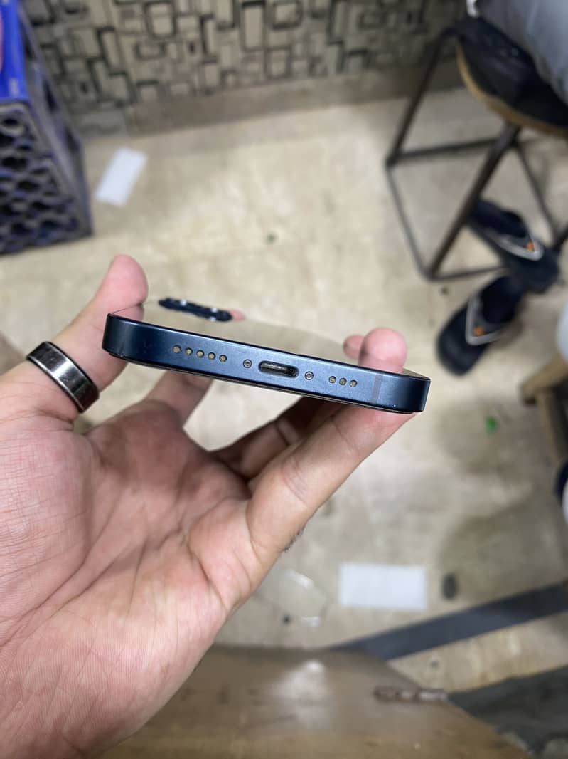 Apple iPhone 13 1