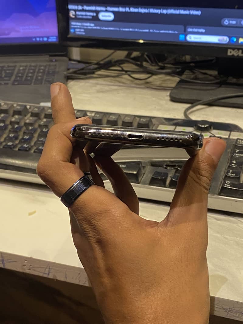 Apple iPhone X 2