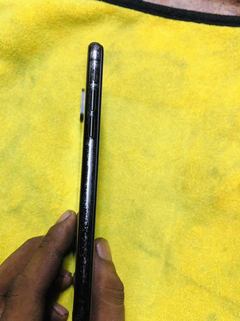 Apple iPhone X 5