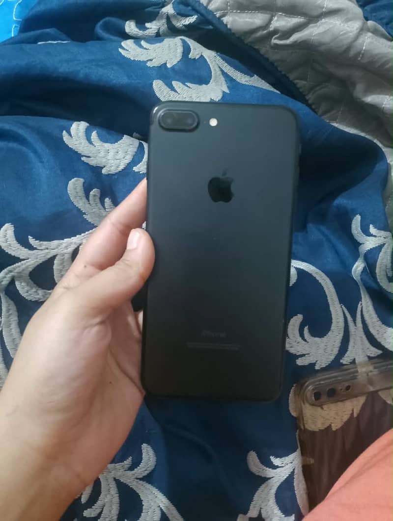 Apple iPhone 7 Plus 3