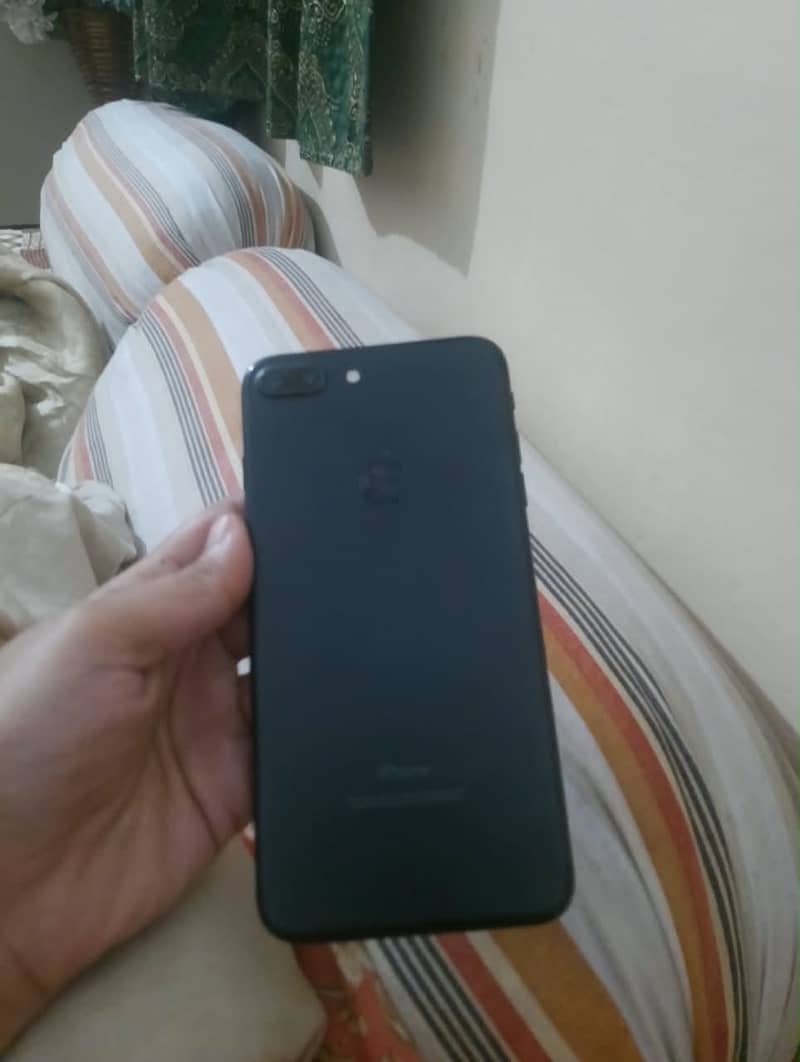 Apple iPhone 7 Plus 5