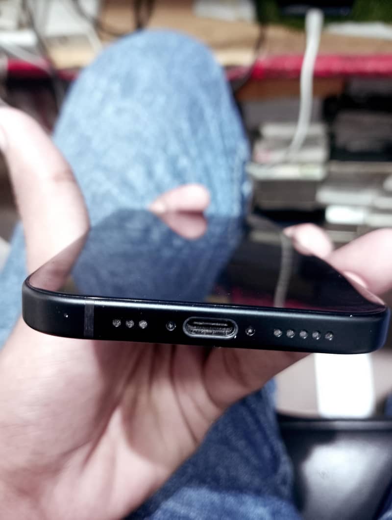 Apple iPhone 15 3