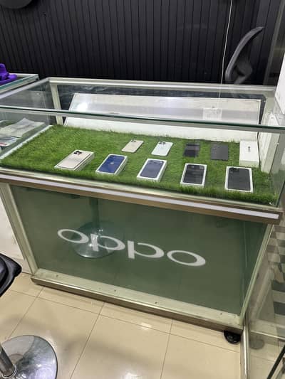 Mobile counters in good condition for mobile shop