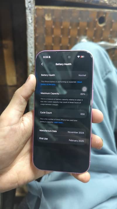Apple iPhone 16