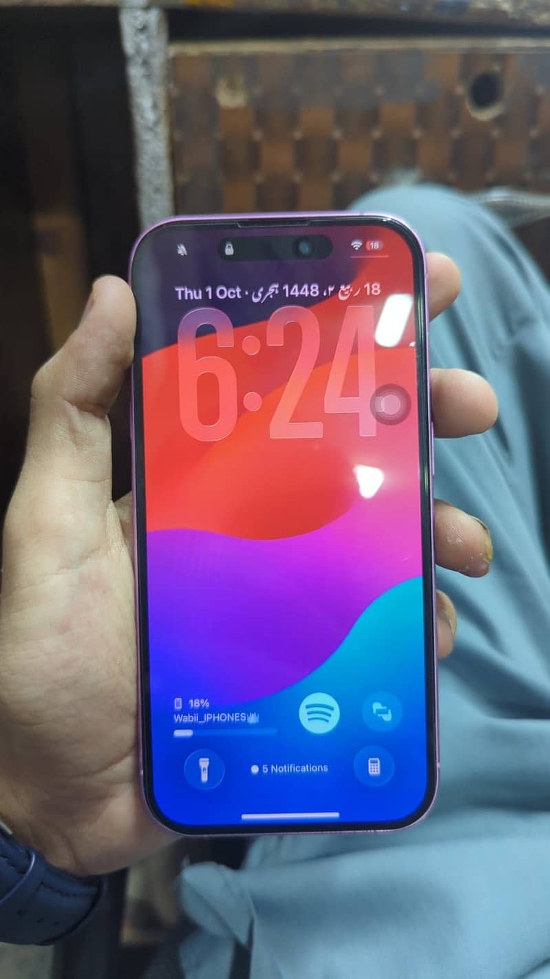 Apple iPhone 16 1