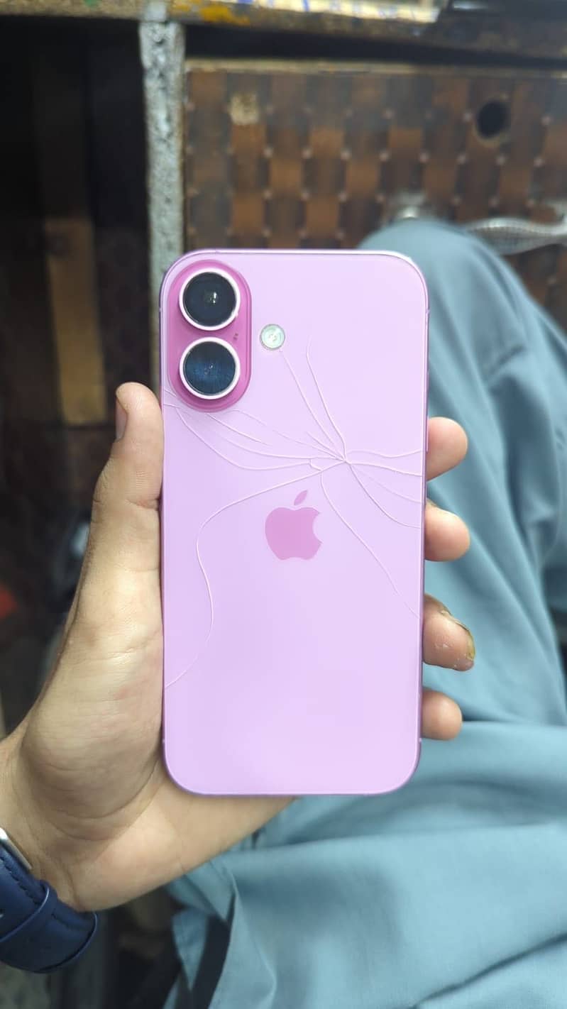 Apple iPhone 16 2