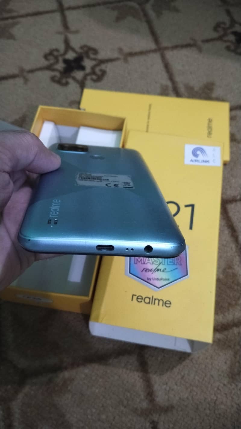 Realme C21 1