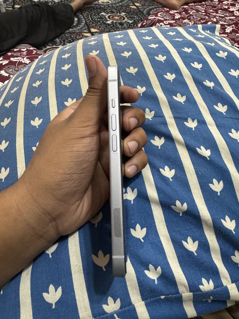 Apple iPhone 15 1