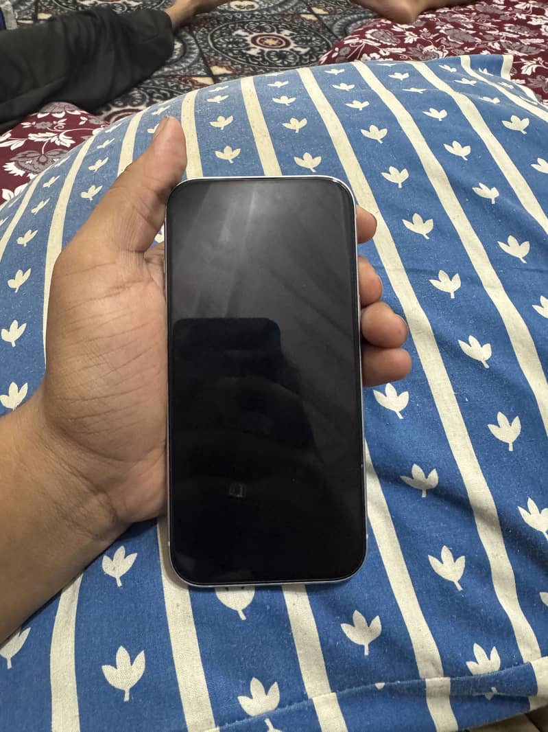 Apple iPhone 15 3