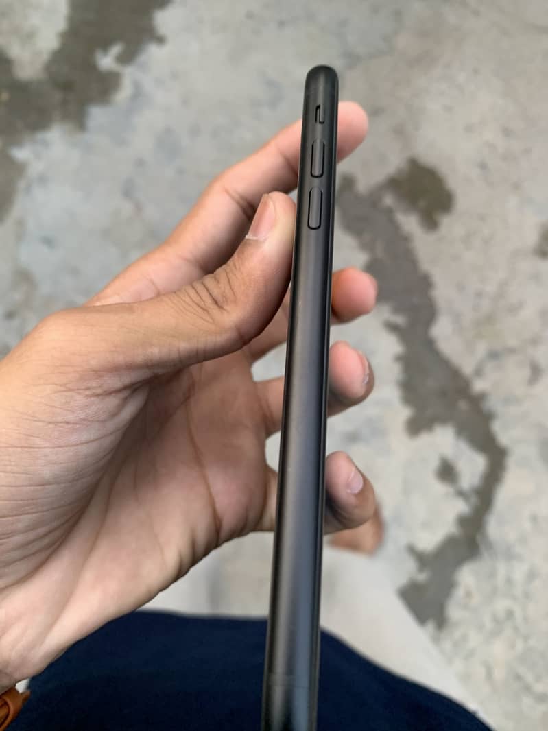 Apple iPhone XR 5