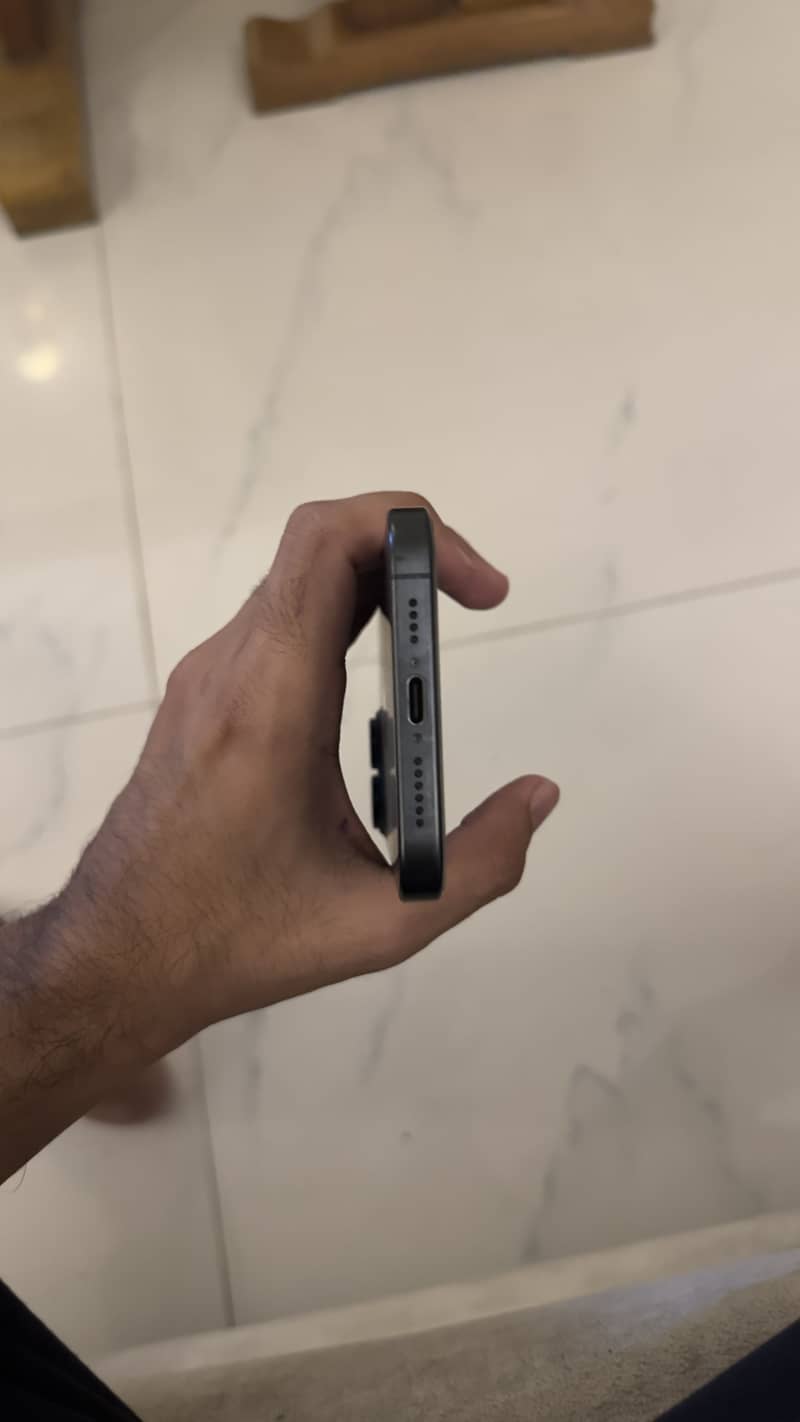 Apple iPhone 15 Pro Max 1