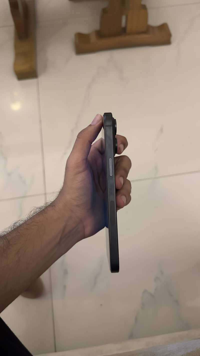 Apple iPhone 15 Pro Max 5