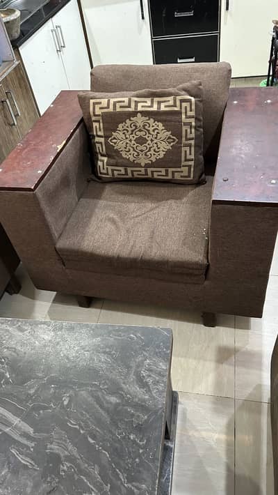 SOFA SET USED AVAILABLE FOR SALE