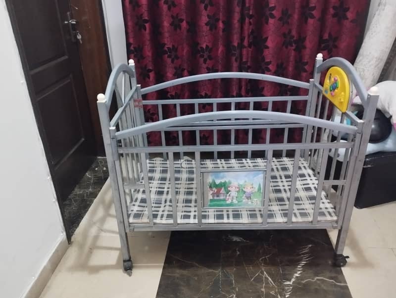 baby cot 1
