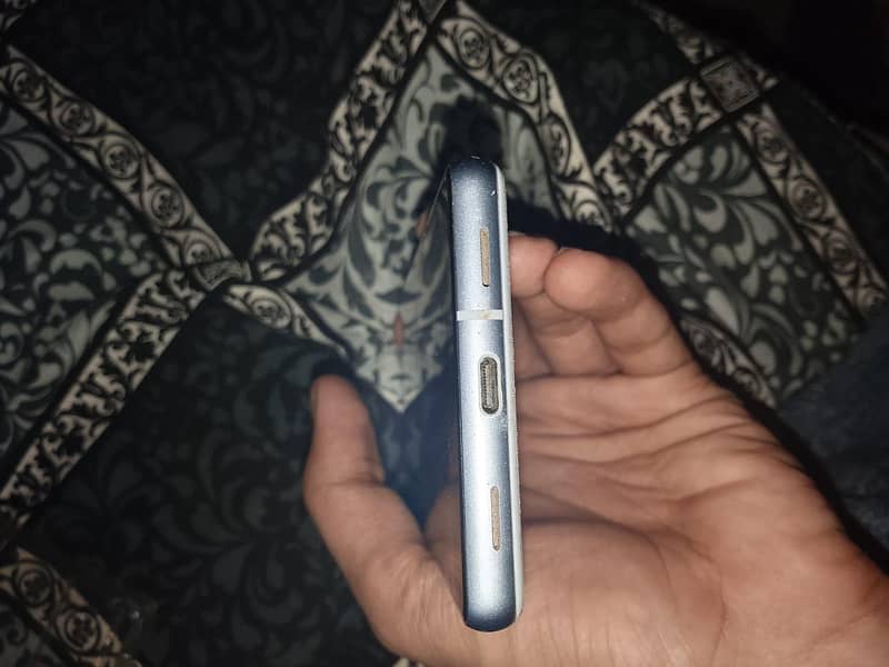 Google Pixel 7a 3