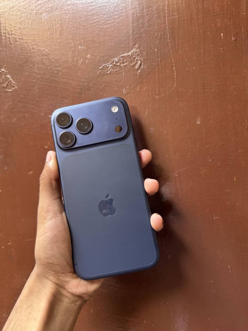 Apple iPhone 17 Pro Max 2
