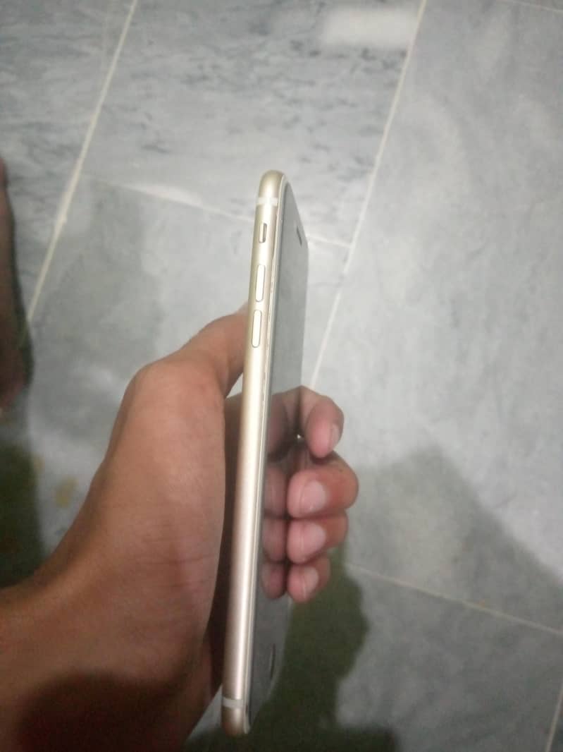 Apple iPhone 7 Plus 2