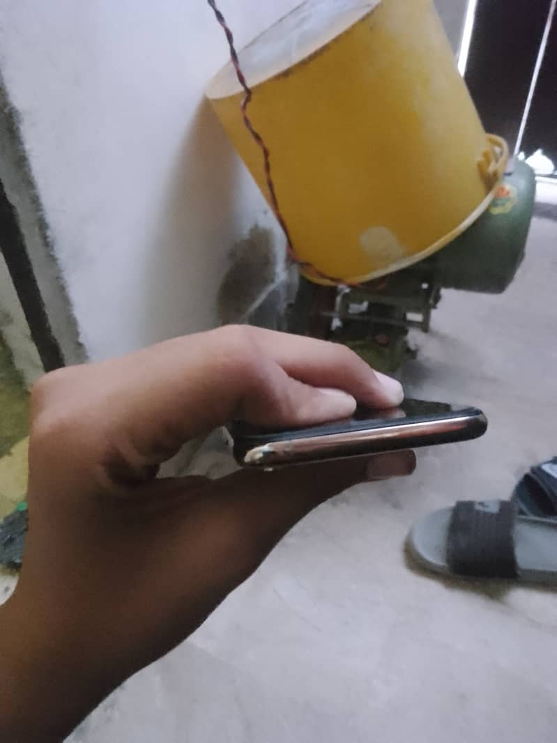 Apple iPhone XS 0
