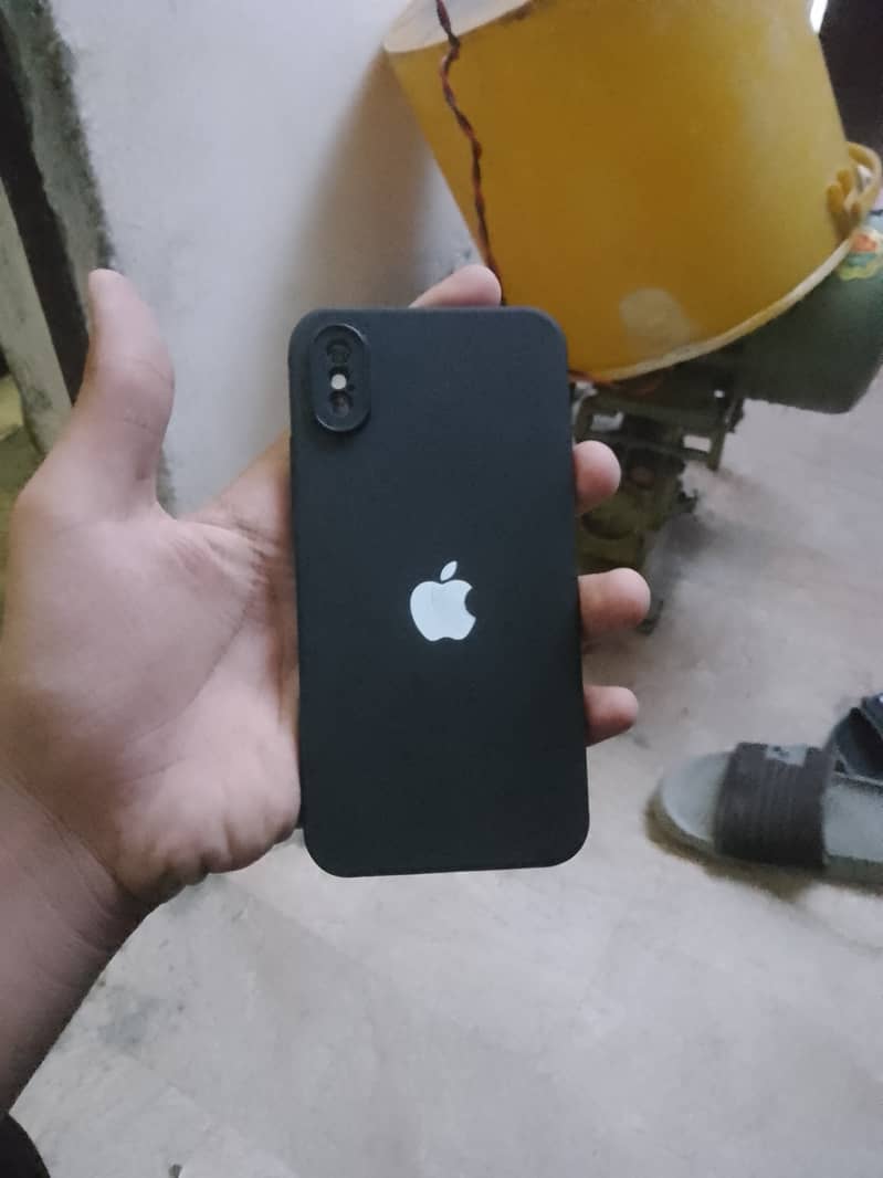 Apple iPhone XS 5