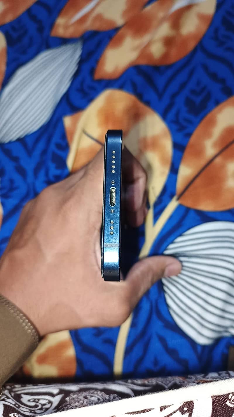 Apple iPhone 12 2
