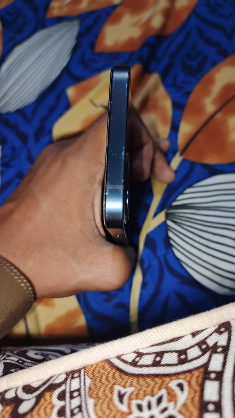 Apple iPhone 12 5
