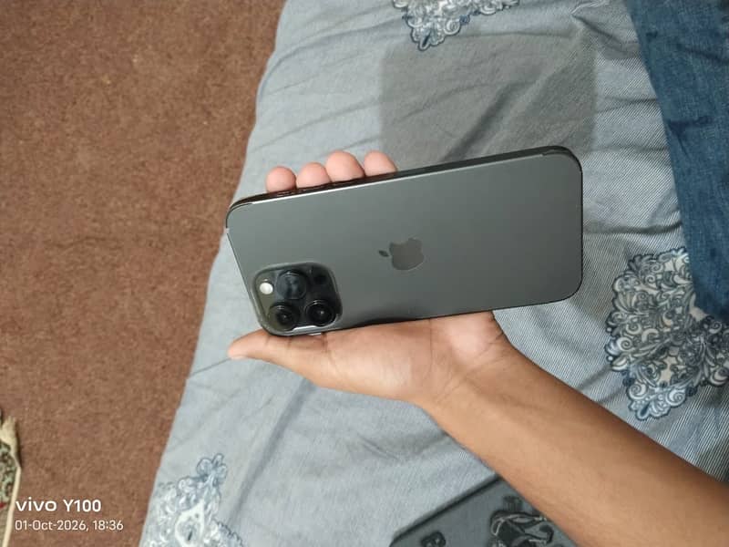 Apple iPhone 14 Pro Max 0