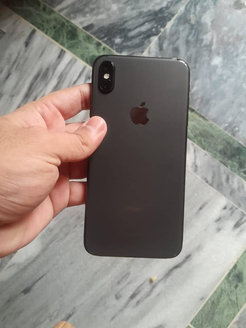 Apple iPhone XS Max 2