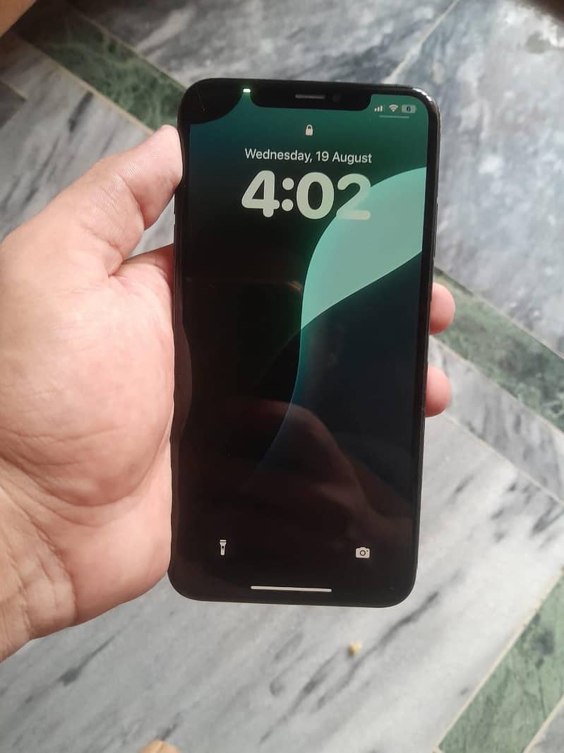 Apple iPhone XS Max 3