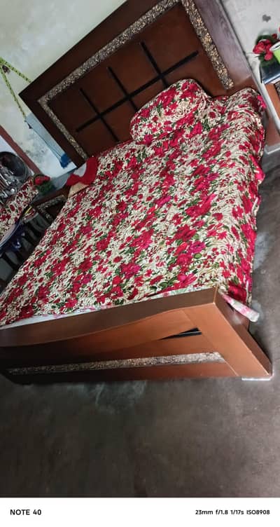 Double bed in good condition with accessories