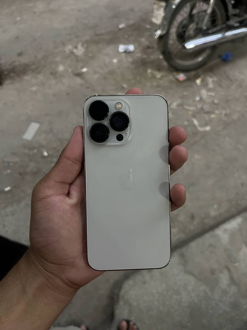 Apple iPhone 13 Pro 2