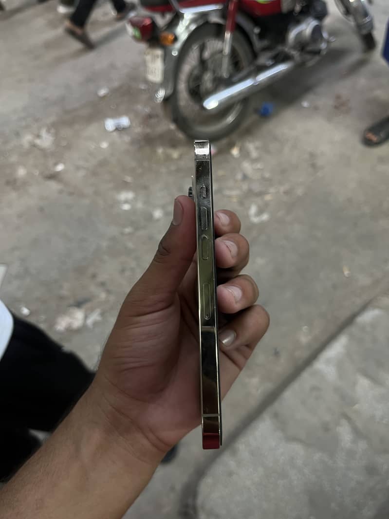 Apple iPhone 13 Pro 5