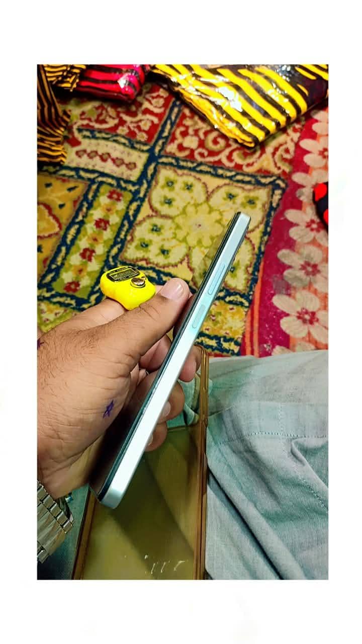 Realme C71 8
