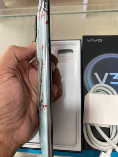 Vivo V30