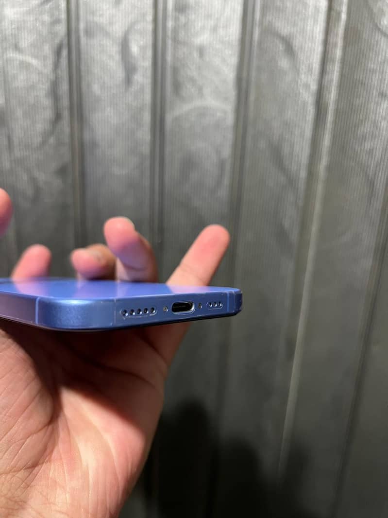 Apple iPhone 16 3