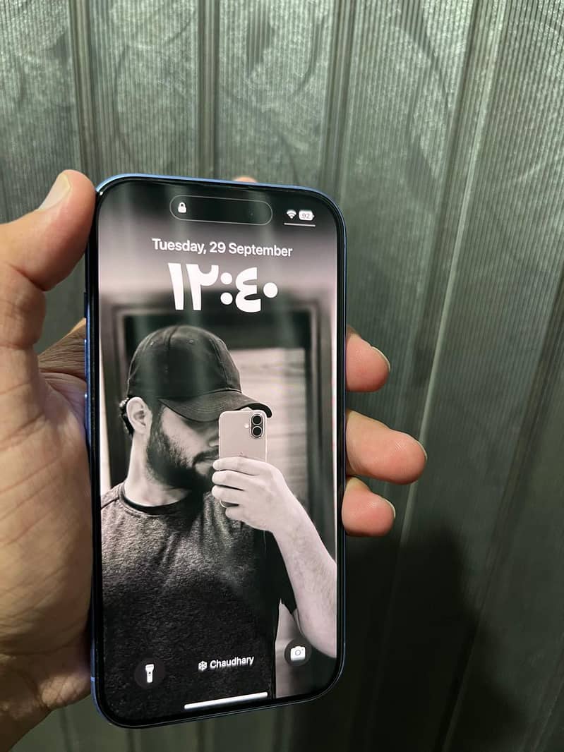 Apple iPhone 16 5
