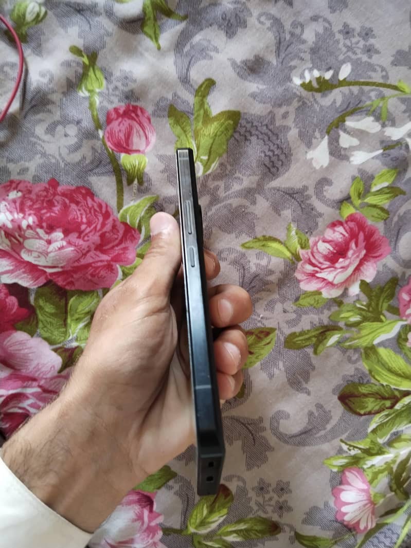 Sharp Aquos R7 4