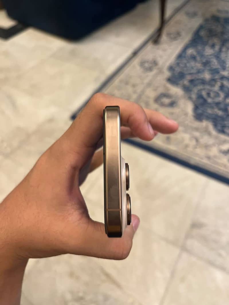 Apple iPhone 16 Pro 5