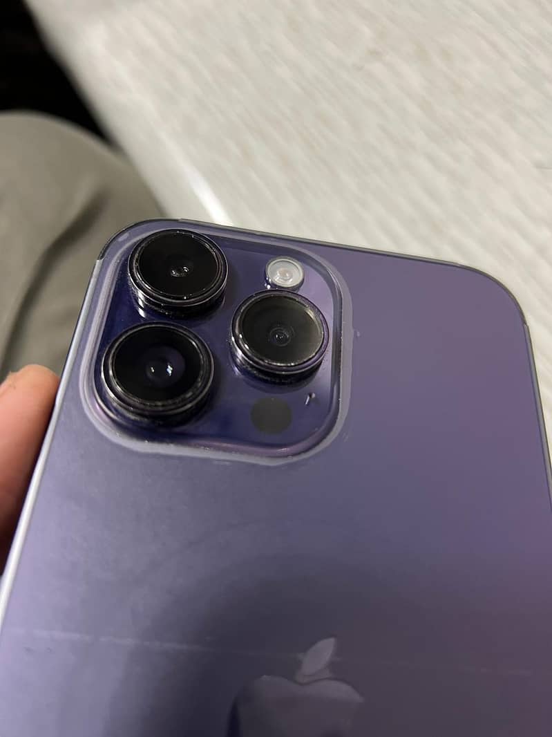 Apple iPhone 14 Pro Max 1