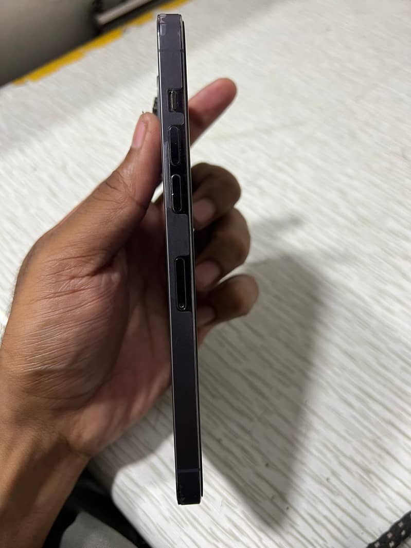 Apple iPhone 14 Pro Max 6