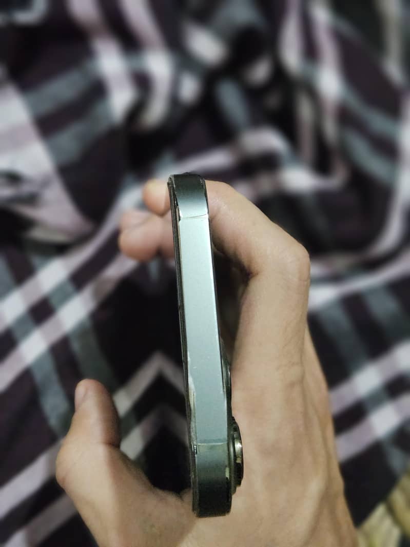 Apple iPhone 13 Pro Max 3