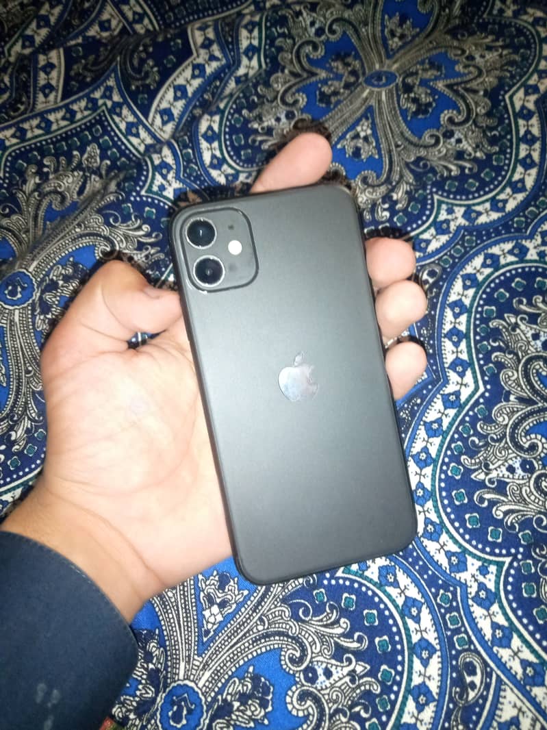 Apple iPhone 11 3
