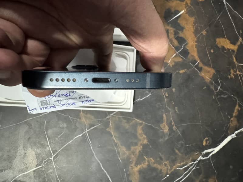 Apple iPhone 13 5