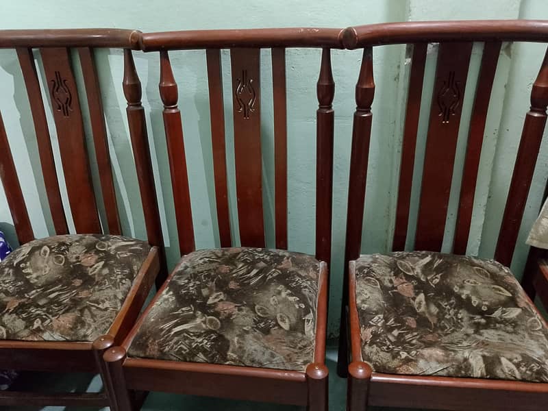 Dinning Table 6 seater 4