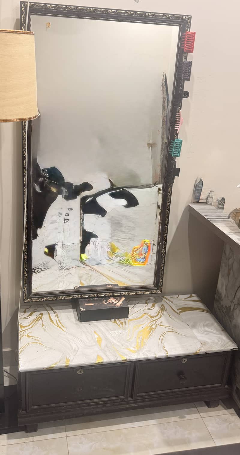 Console with mirror 0