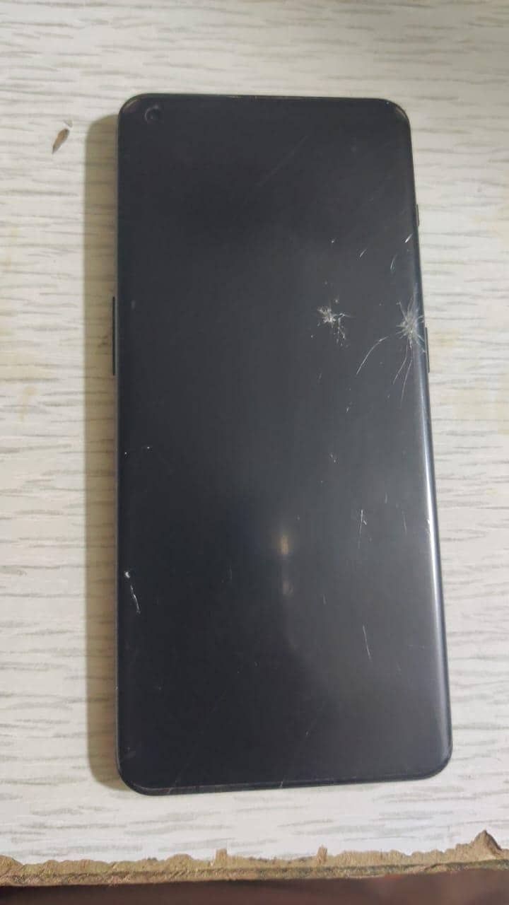 One Plus 10 Pro 4