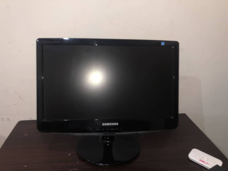 Samsung LCD SyncMaster B1930 0