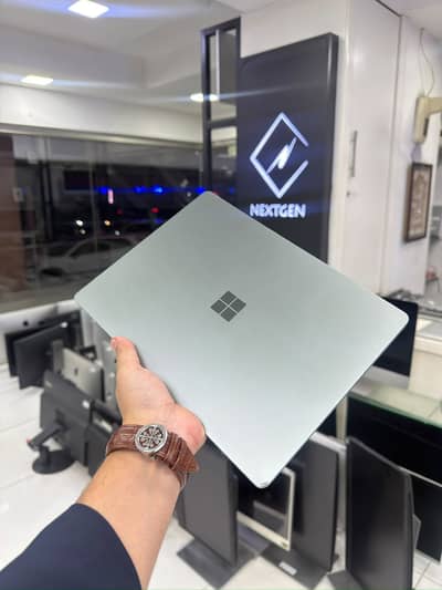 Microsoft Surface Go 2 | Core i5 11th Gen | 8GB RAM | 128GB SSD