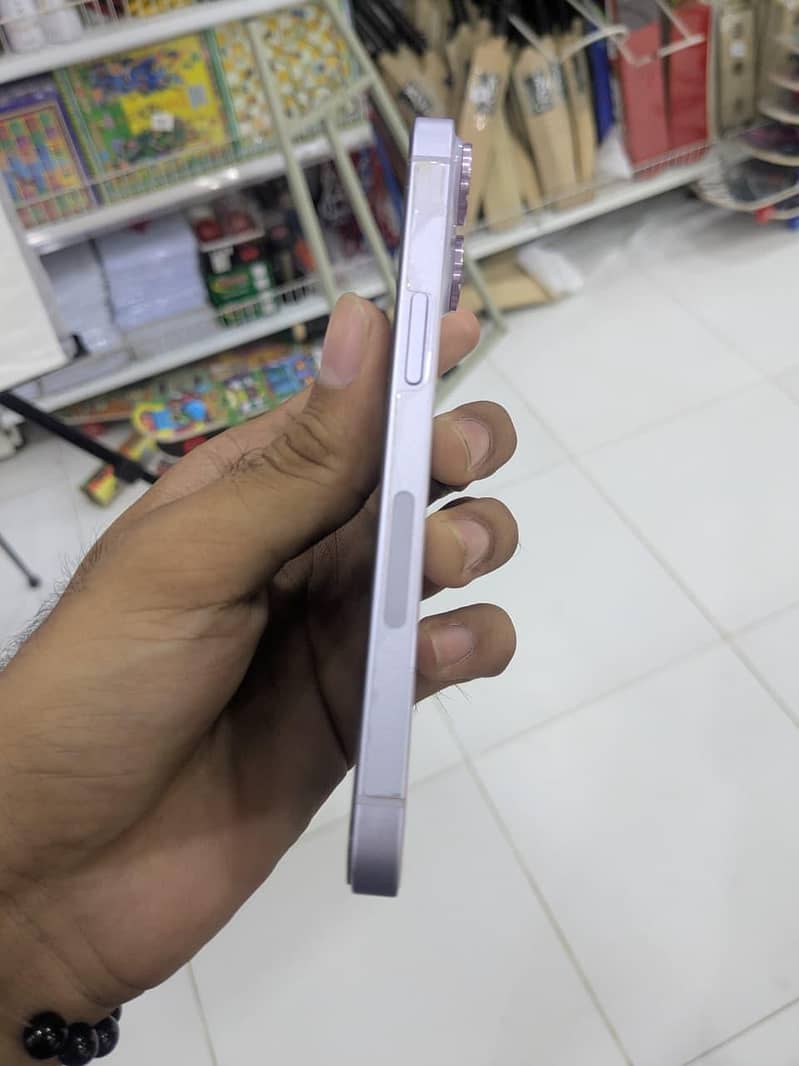 Apple iPhone 14 3