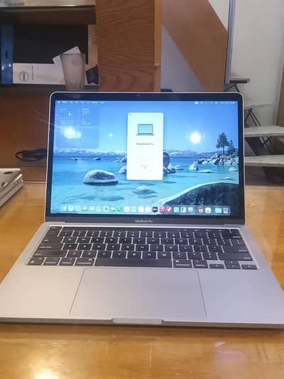MacBook M1 pro 13 inches 16 gb ram 256 gb storage