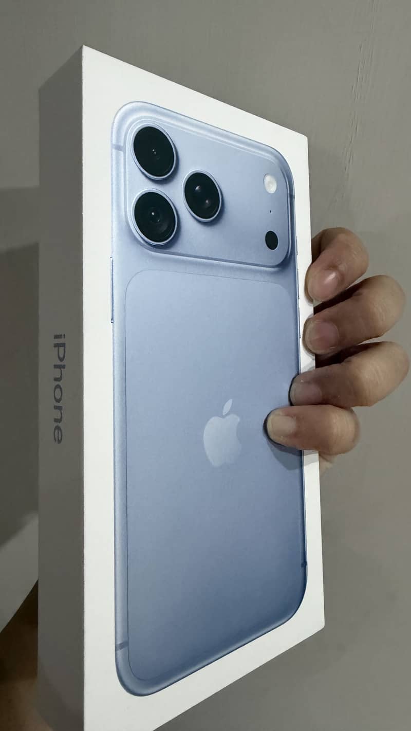Apple iPhone 18 Pro Max 1